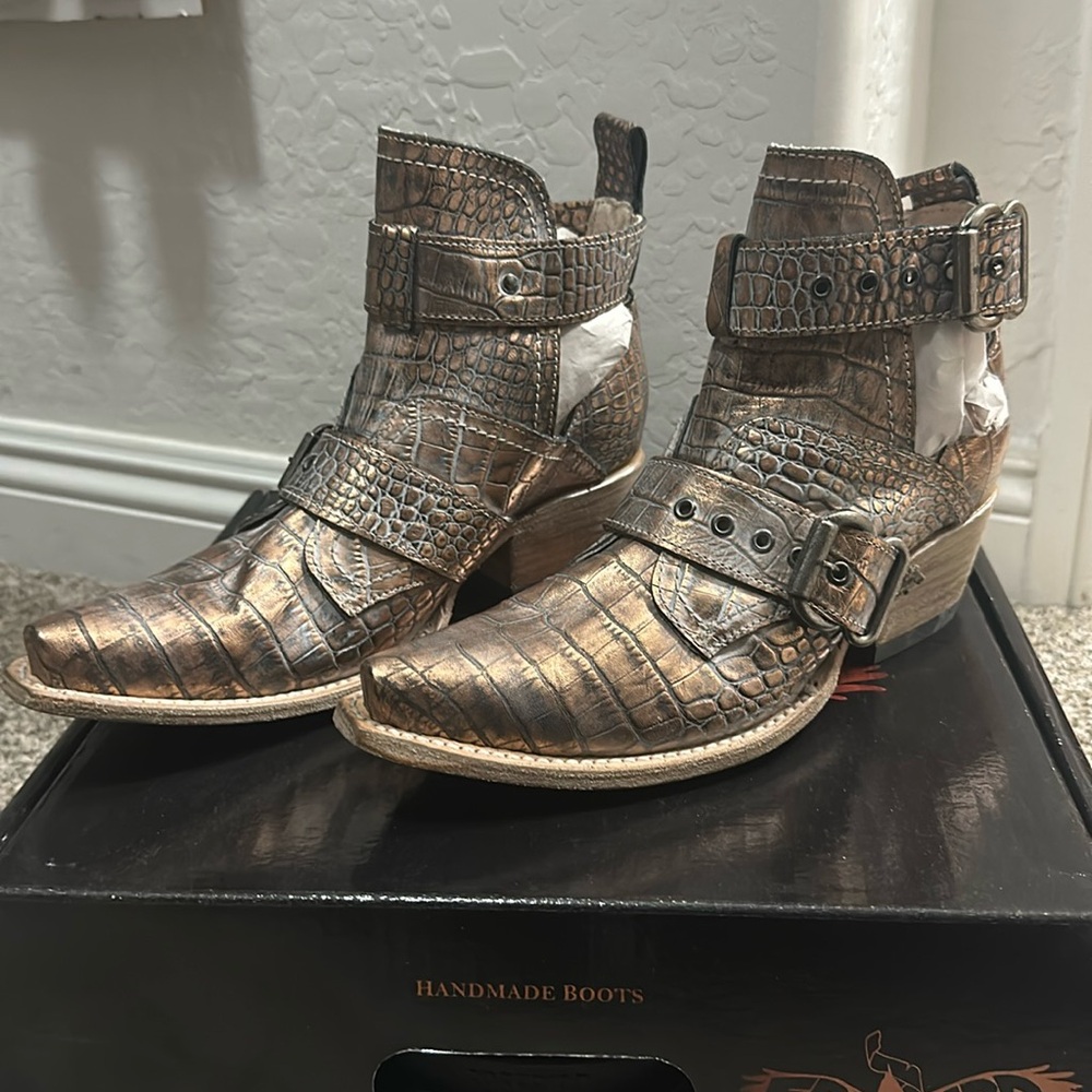 Freebird by Steven Mayhem Boots Sz 8 Blush Croco